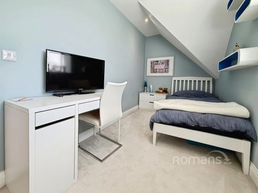 Kingfisher Drive, Camberley, GU15, photo 17