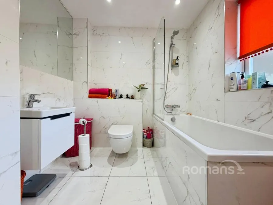 Kingfisher Drive, Camberley, GU15, photo 5