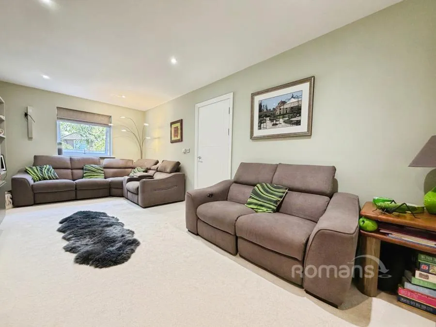 Kingfisher Drive, Camberley, GU15, photo 7