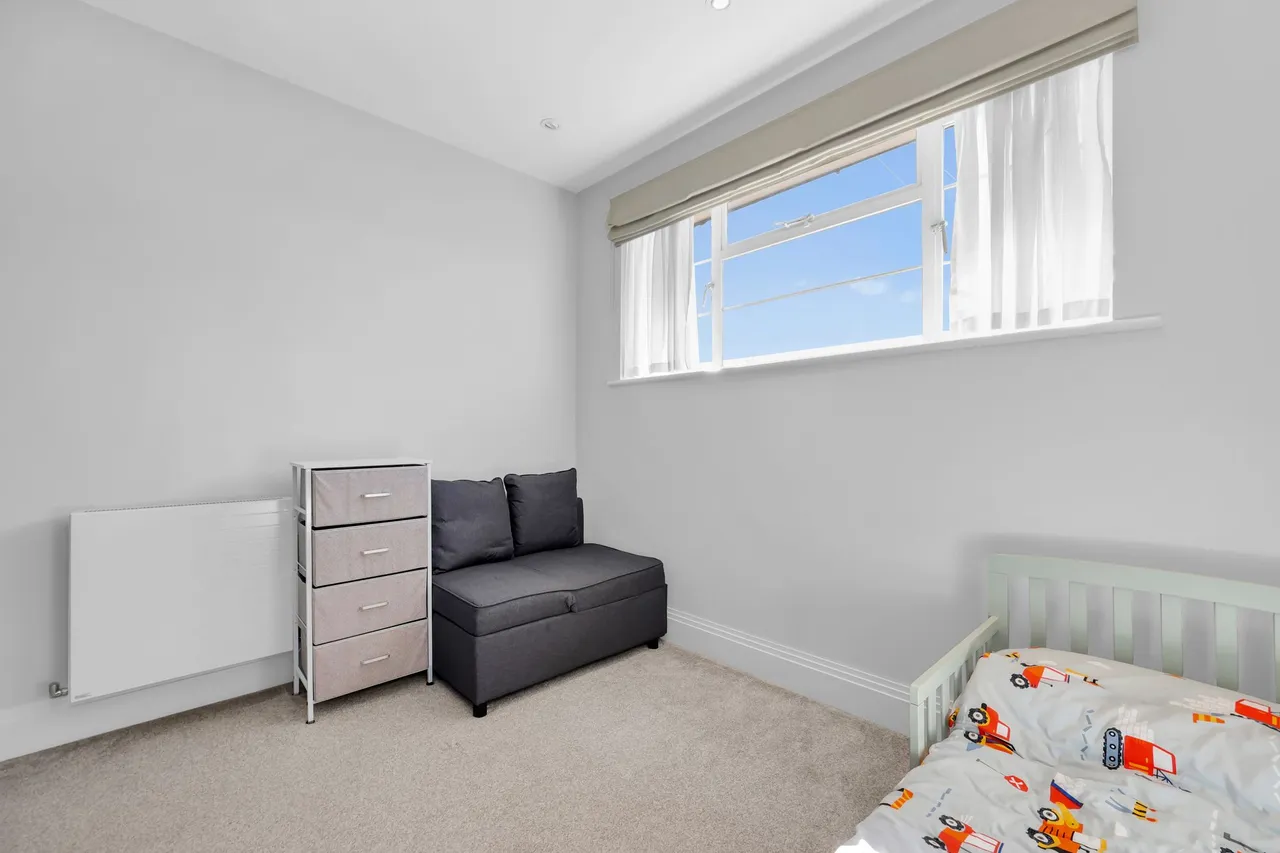 Willesden Lane, London, NW6, photo 13