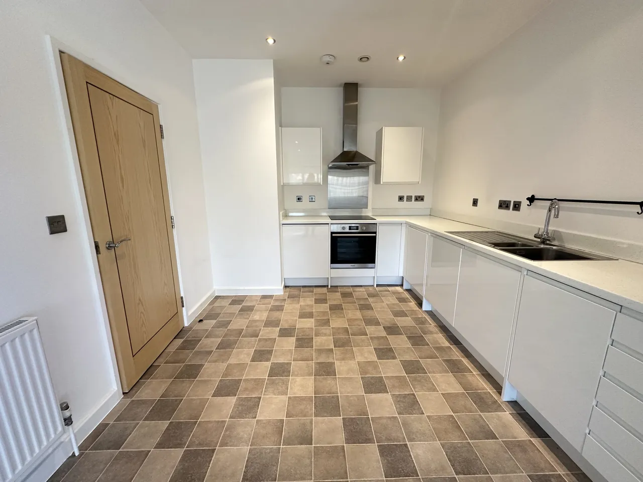 Falcon Close, Quedgeley, photo 2
