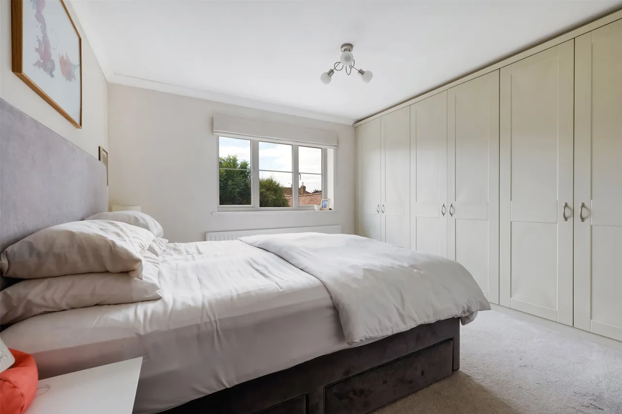 Owen Place, Leatherhead, KT22, photo 6