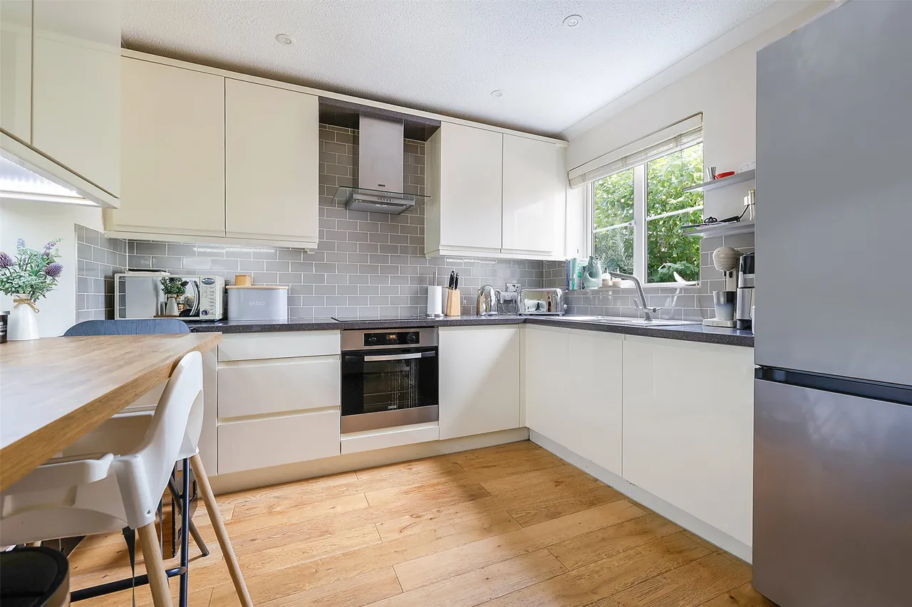 Owen Place, Leatherhead, KT22, photo 4