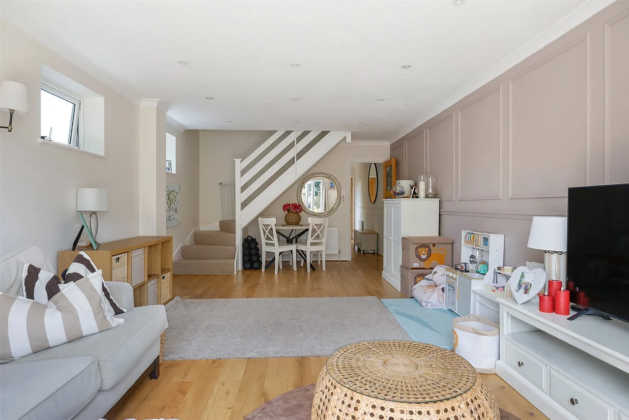 Owen Place, Leatherhead, KT22, photo 3