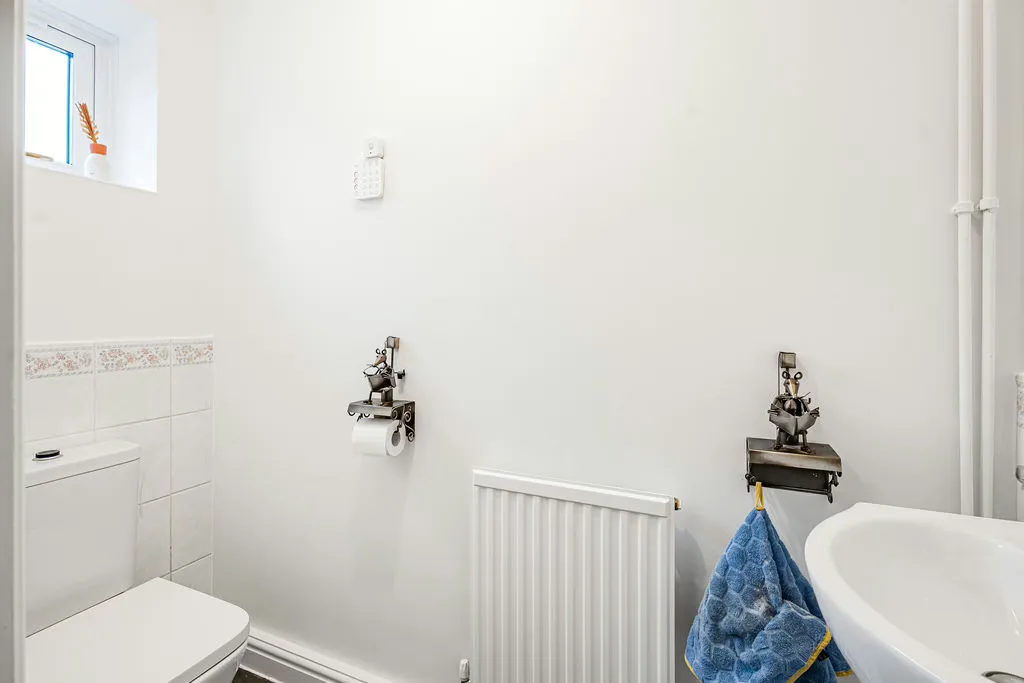 Framlingham Court, Shenley Church End, Milton Keynes, Buckinghamshire, MK5 6HD, photo 14
