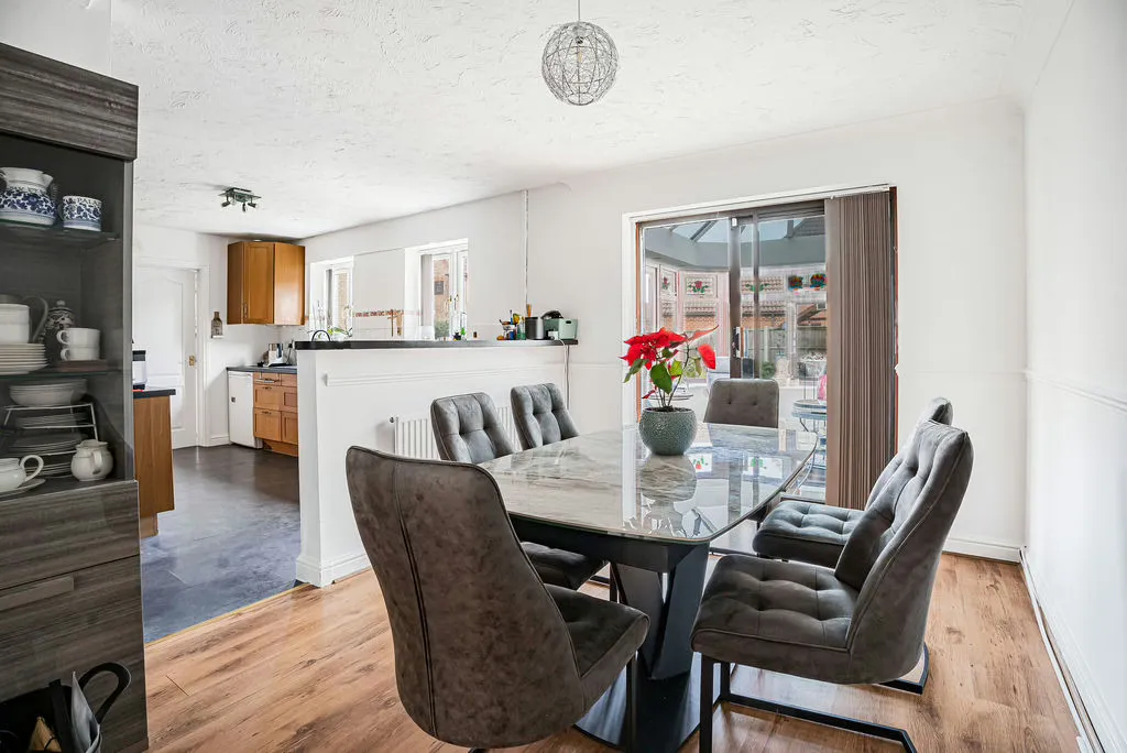 Framlingham Court, Shenley Church End, Milton Keynes, Buckinghamshire, MK5 6HD, photo 3