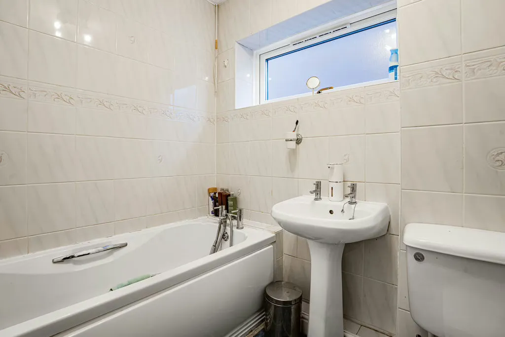 Framlingham Court, Shenley Church End, Milton Keynes, Buckinghamshire, MK5 6HD, photo 10