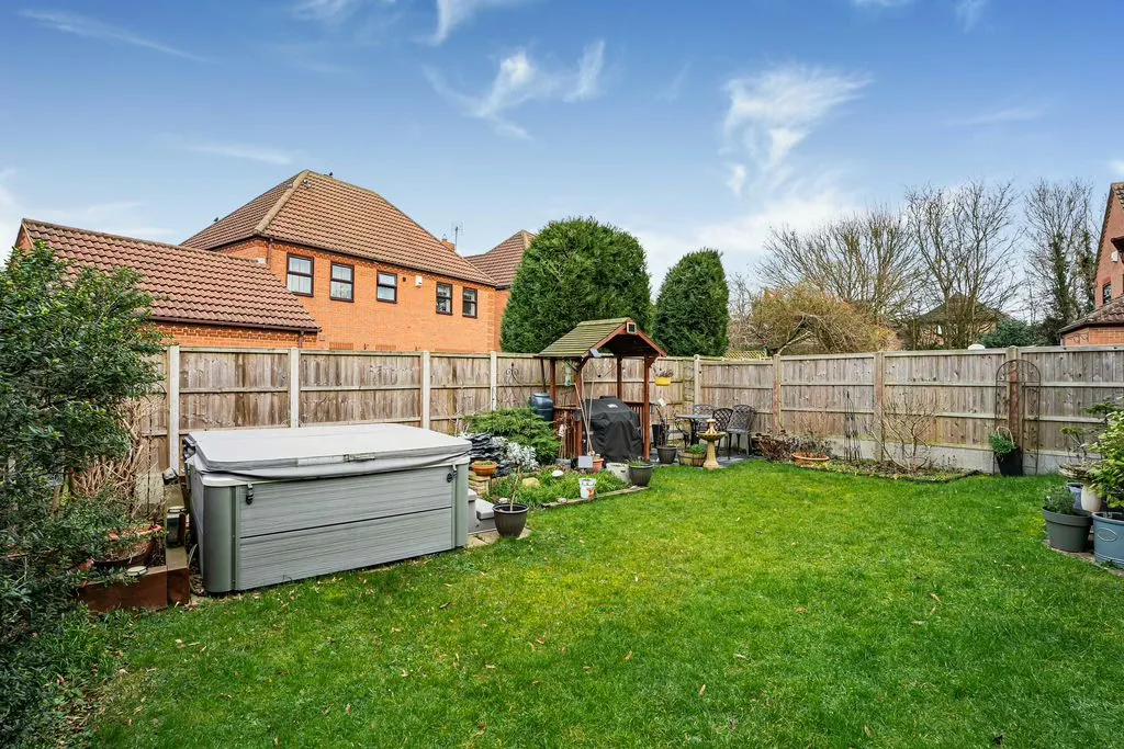 Framlingham Court, Shenley Church End, Milton Keynes, Buckinghamshire, MK5 6HD, photo 4