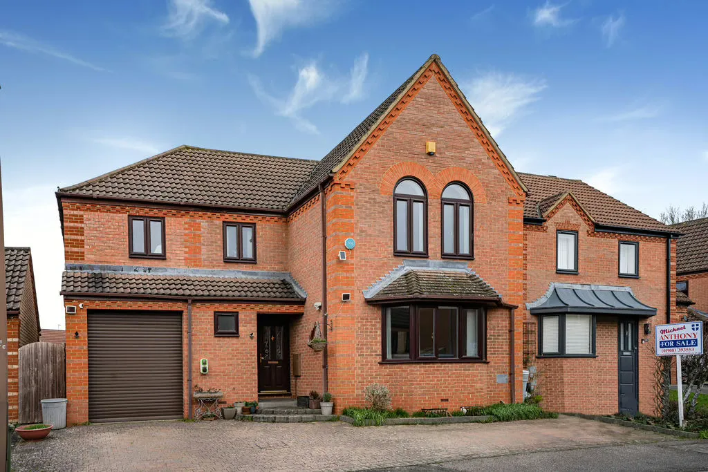 4 bed house for sale — Framlingham Court, Shenley Church End, Milton Keynes, Buckinghamshire, MK5 6HD