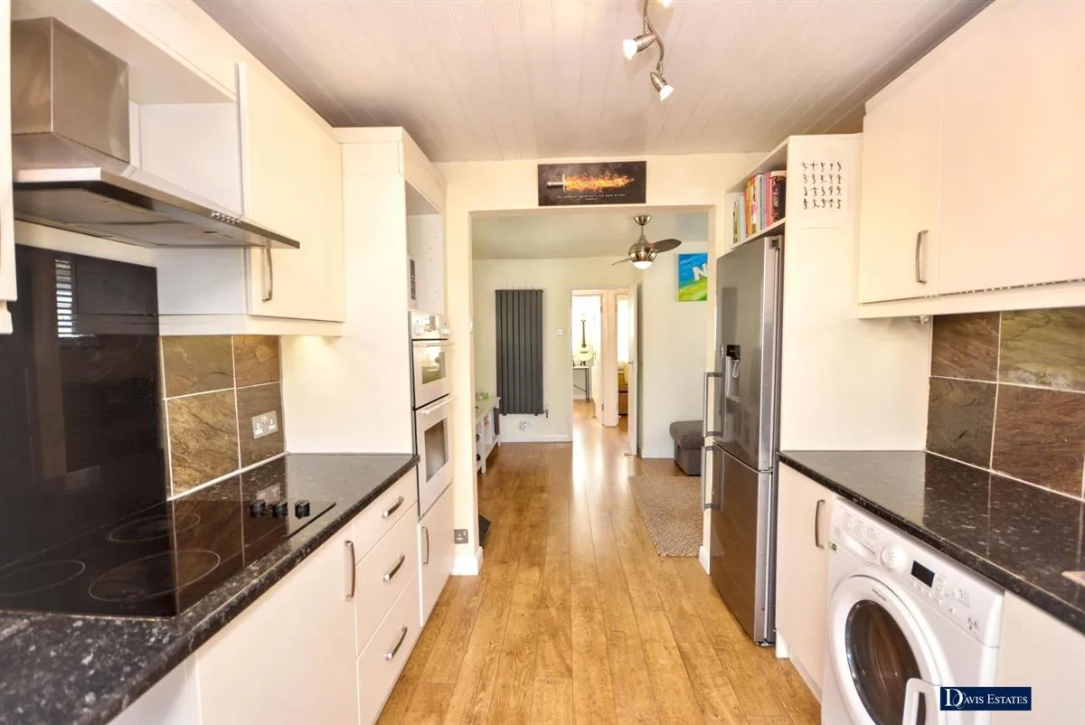 The Crescent, Cranham, Upminster, RM14, photo 3