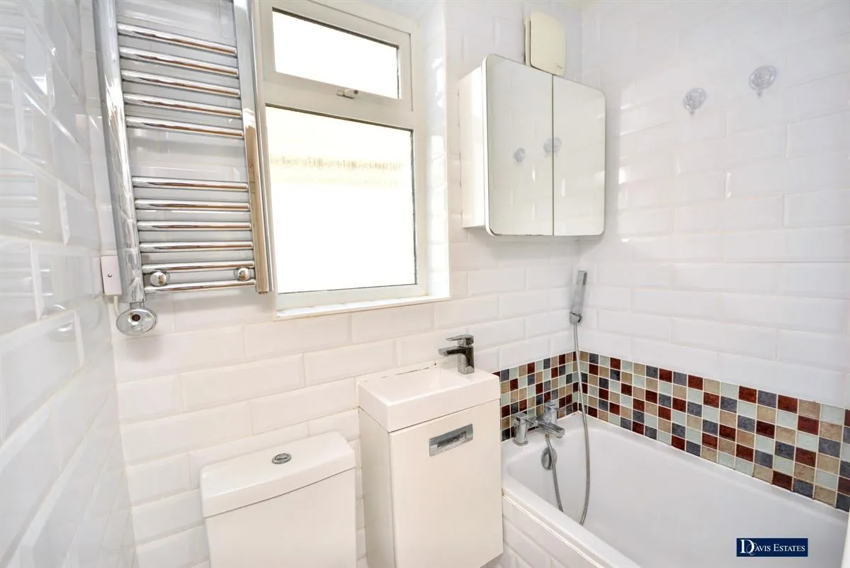 The Crescent, Cranham, Upminster, RM14, photo 8