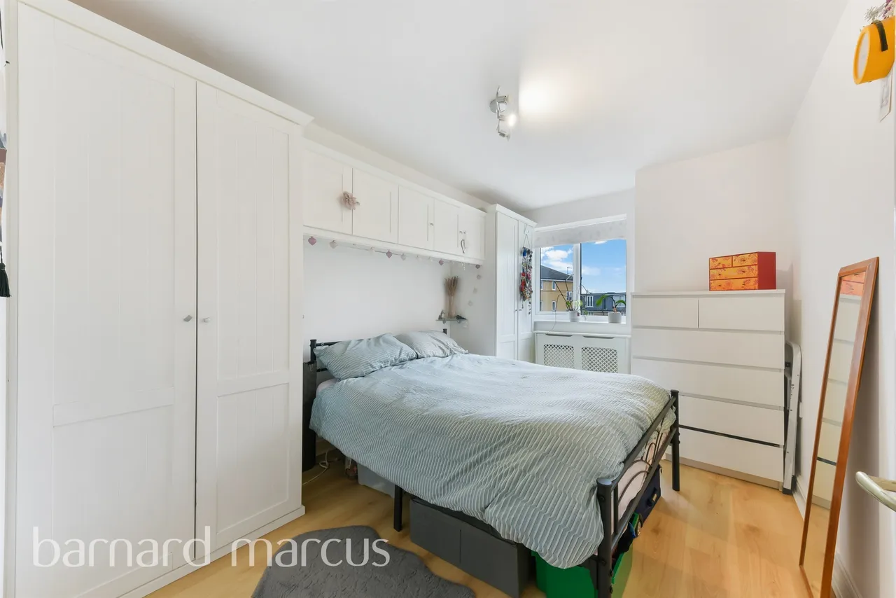 Beaver Close, Morden, photo 4