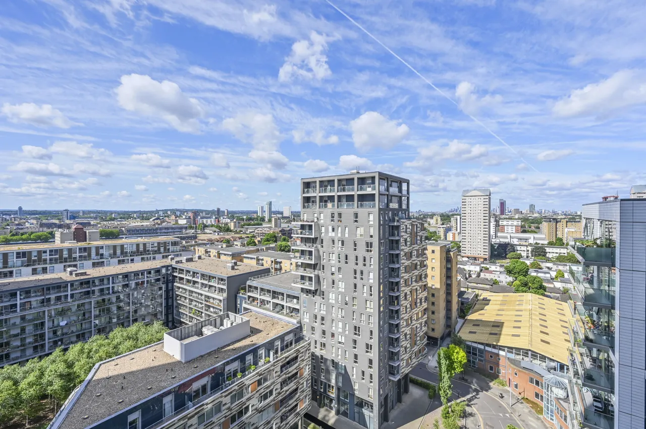 Flat 1210 Maine Tower, 9 Harbour Way, London, photo 5