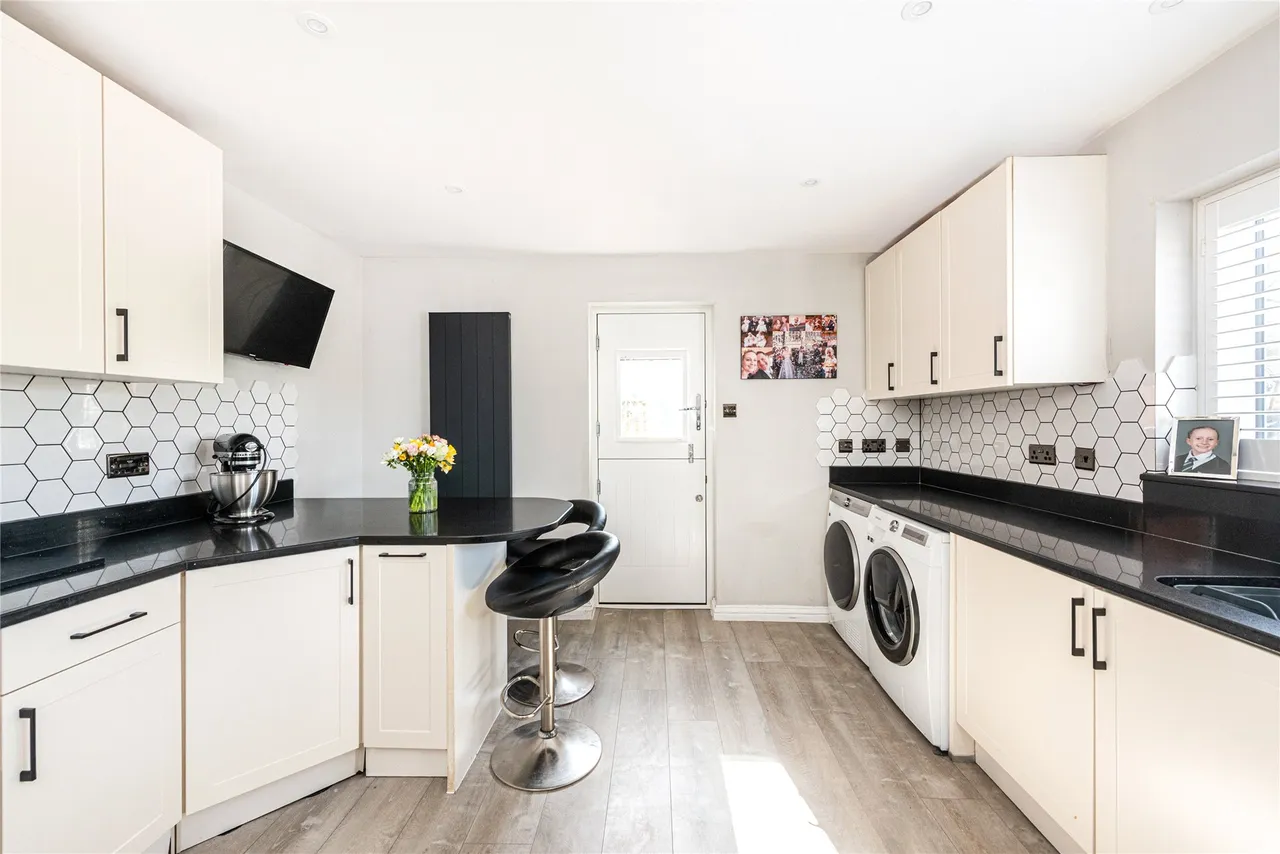 Manor Farm Cottage, Pitchcott, HP22, photo 6