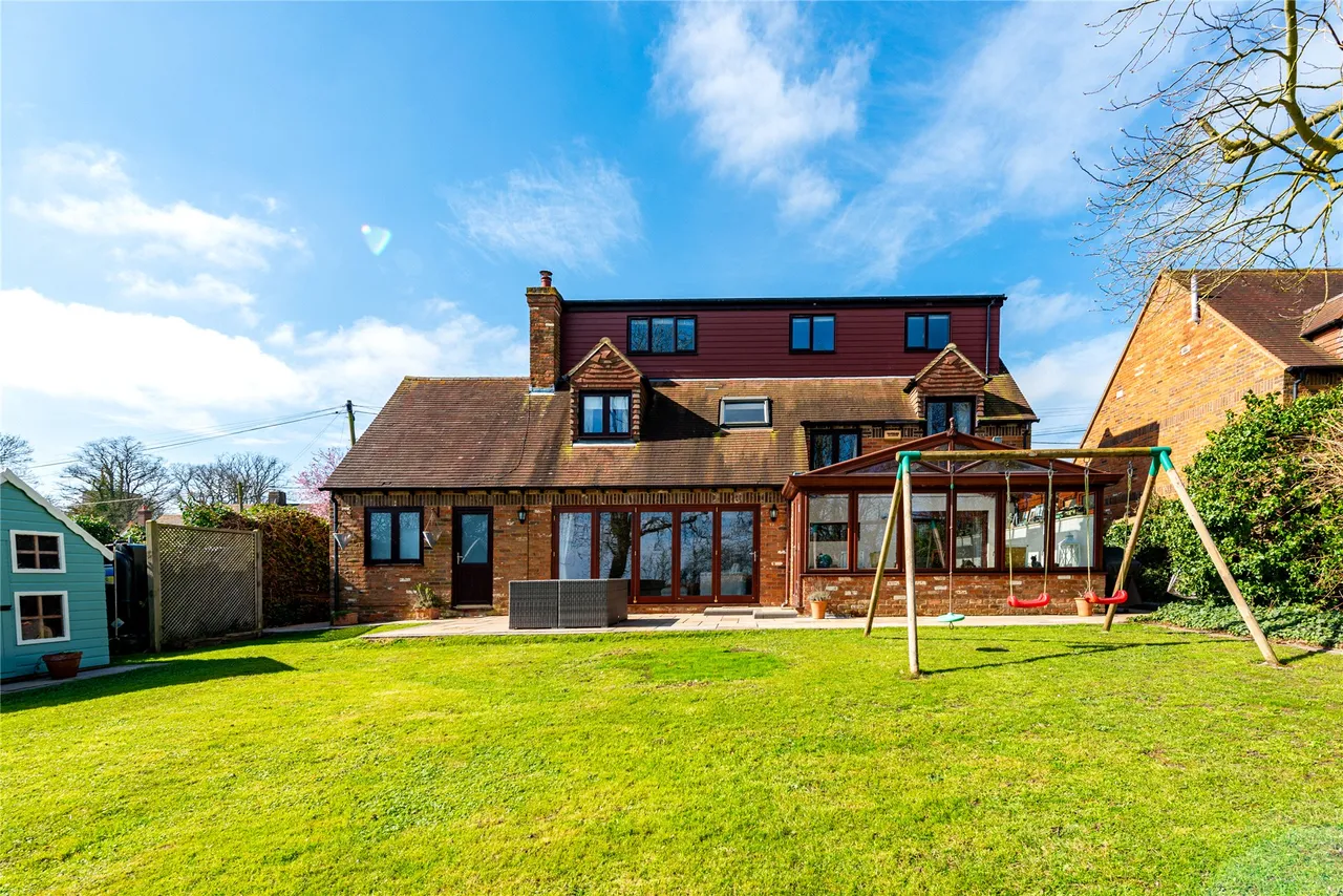 Manor Farm Cottage, Pitchcott, HP22, photo 5