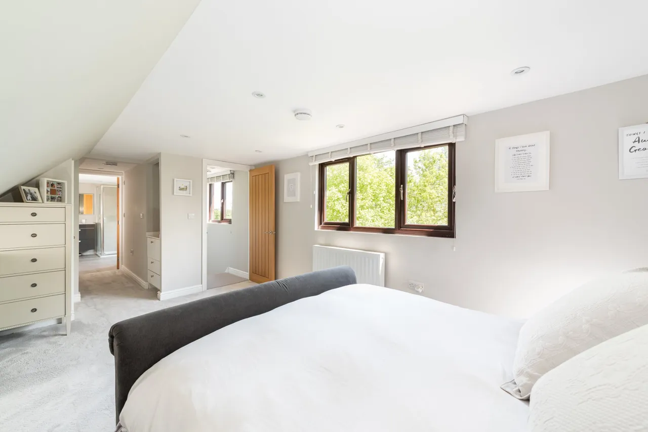 Manor Farm Cottage, Pitchcott, HP22, photo 12