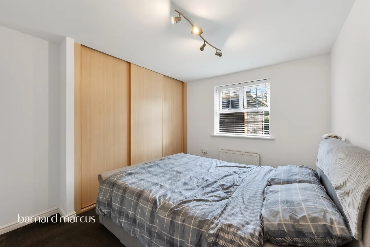 Wesley Place, Epsom, KT18, photo 7