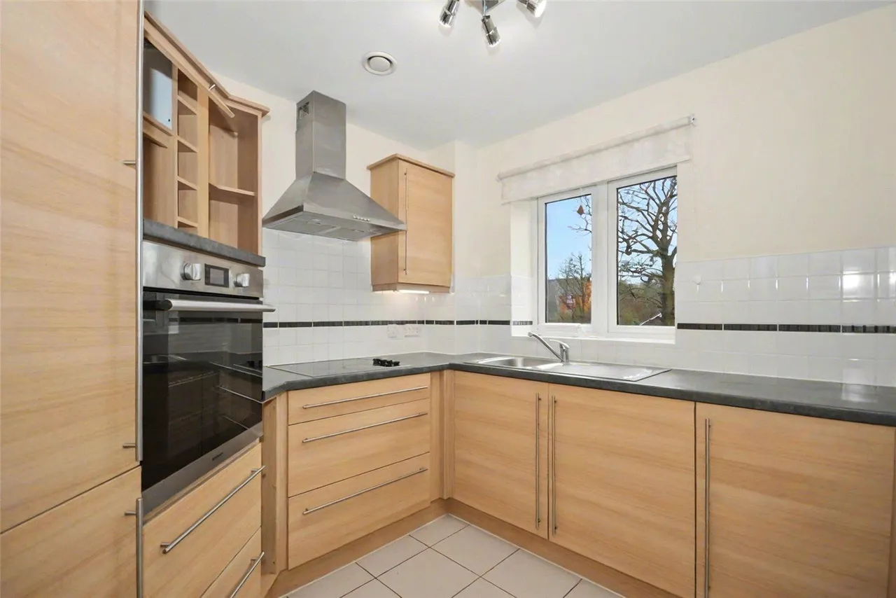Squirrel Way, Leeds, LS17, photo 2
