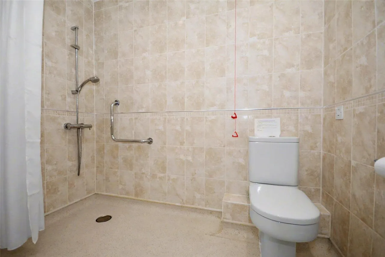 Squirrel Way, Leeds, LS17, photo 6