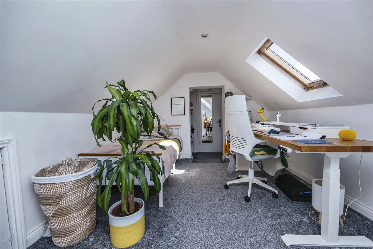 Smithy Close, Clifton, Nottingham, NG11, photo 13