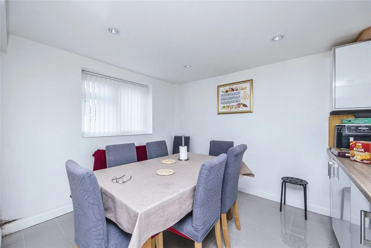 Smithy Close, Clifton, Nottingham, NG11, photo 8