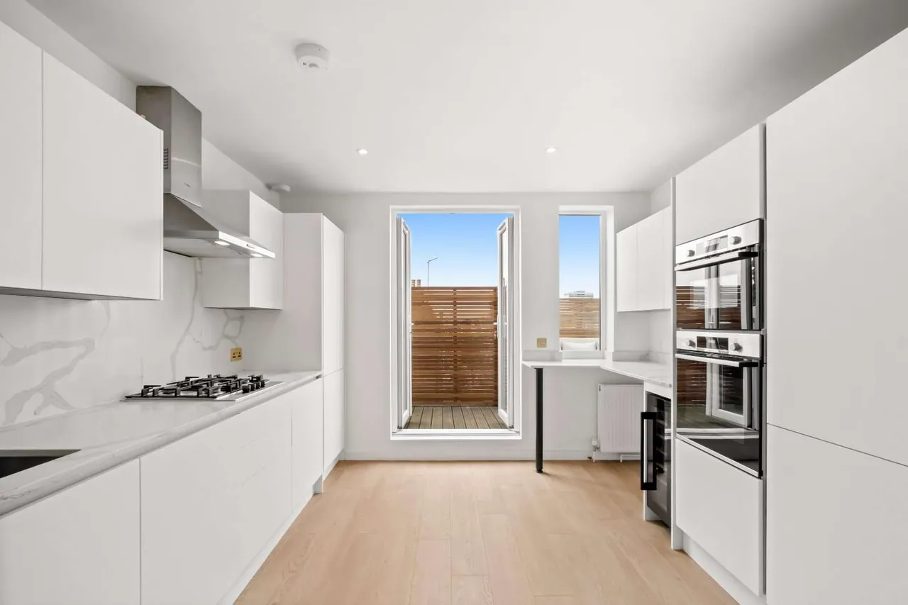 St. John's Hill, London, SW11 1SH, photo 3