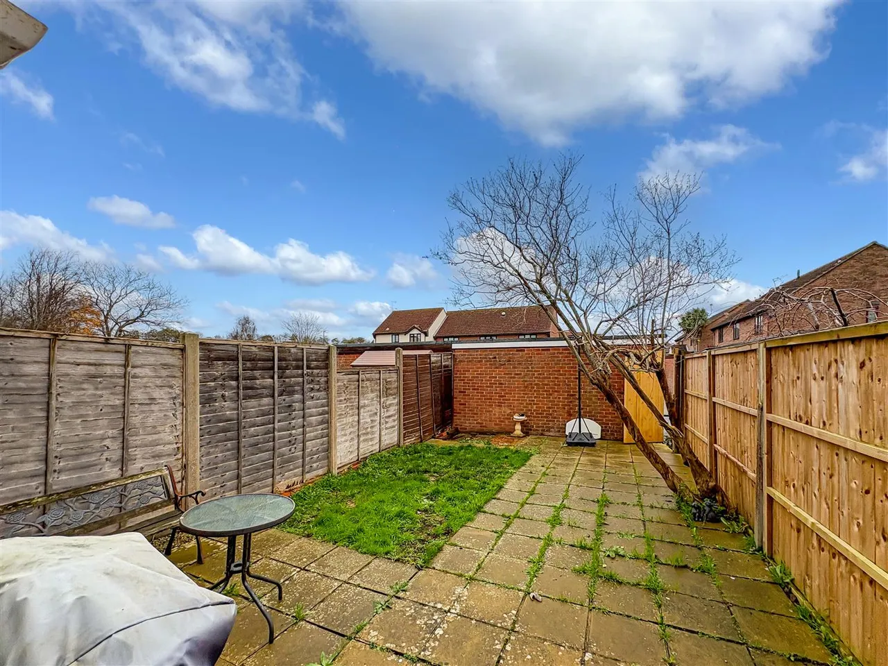 Douglas Close, Ford, photo 12