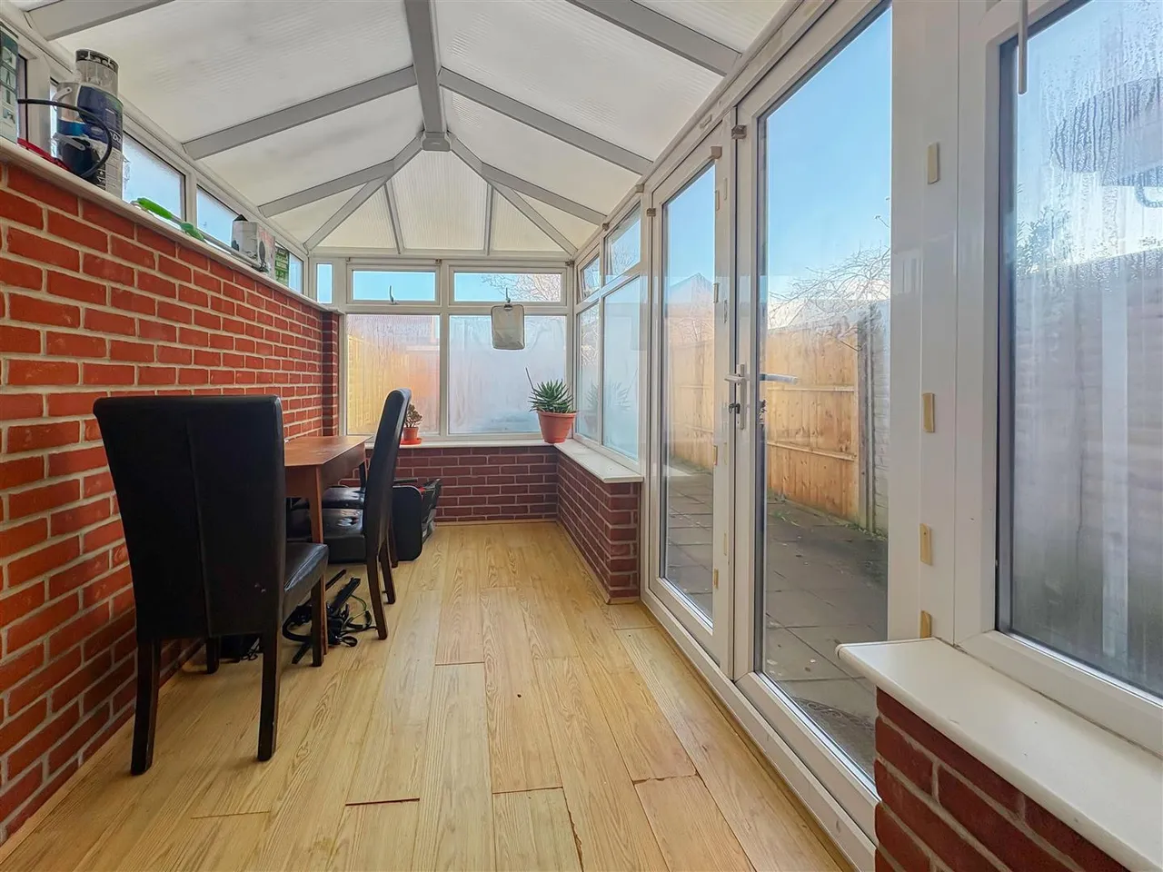 Douglas Close, Ford, photo 6
