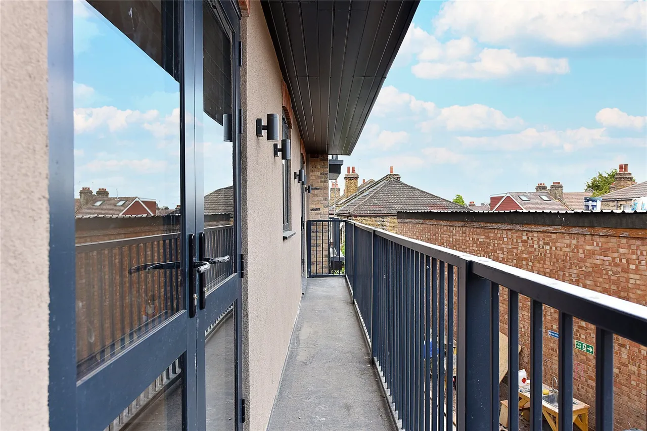 Plumstead High Street, Plumstead, London, SE18, photo 8