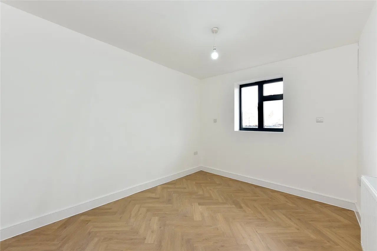 Plumstead High Street, Plumstead, London, SE18, photo 5