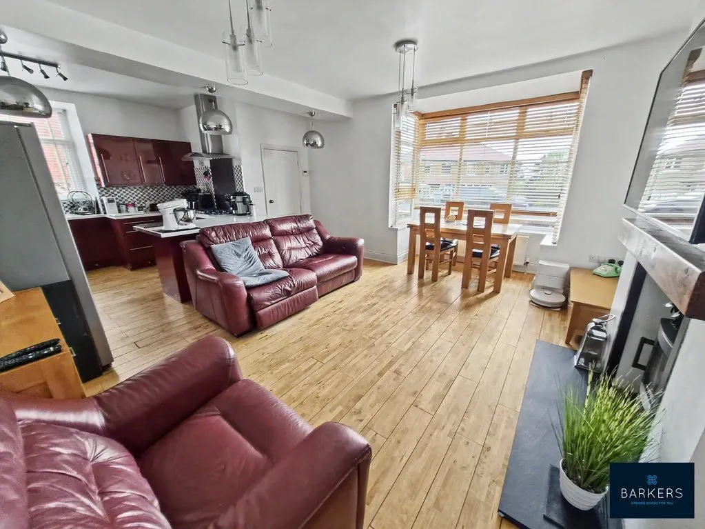 Leeds Road, Dewsbury WF12 7HQ, photo 5