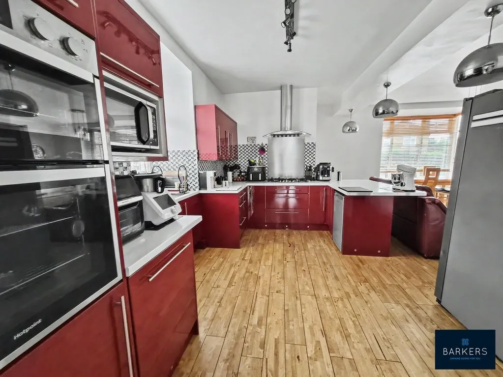 Leeds Road, Dewsbury WF12 7HQ, photo 23