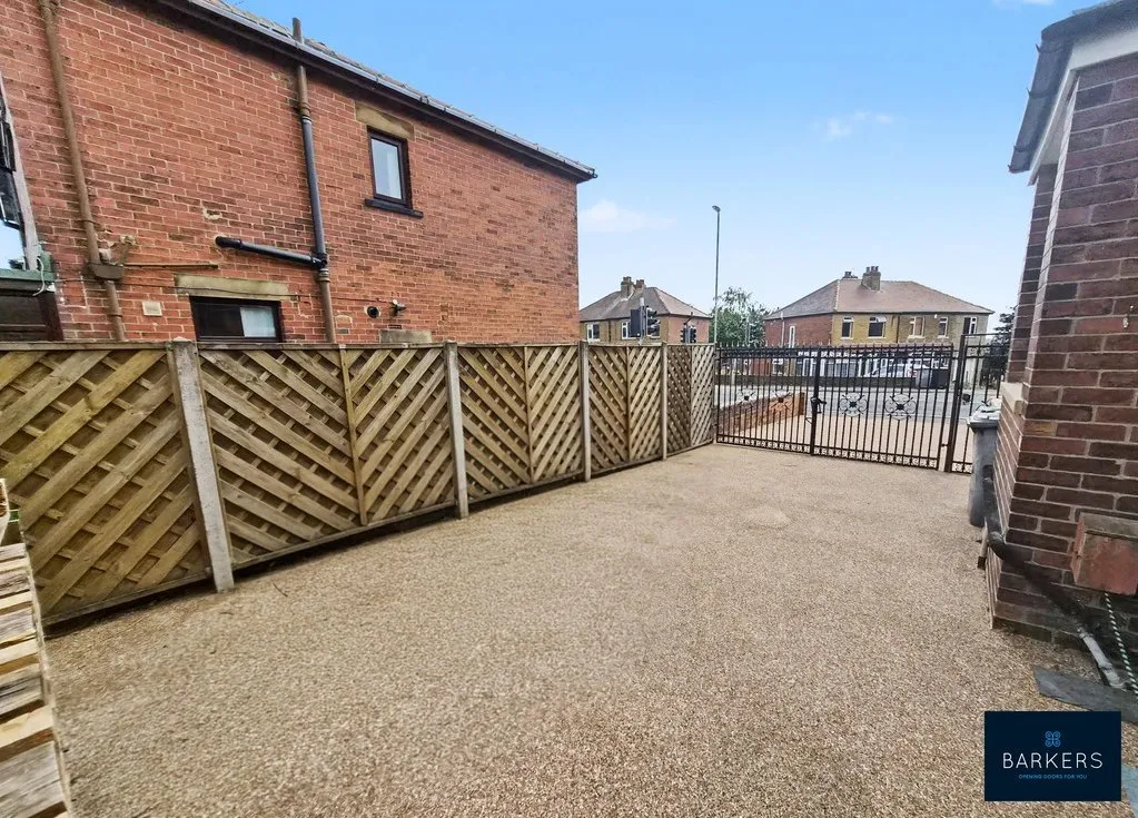 Leeds Road, Dewsbury WF12 7HQ, photo 15