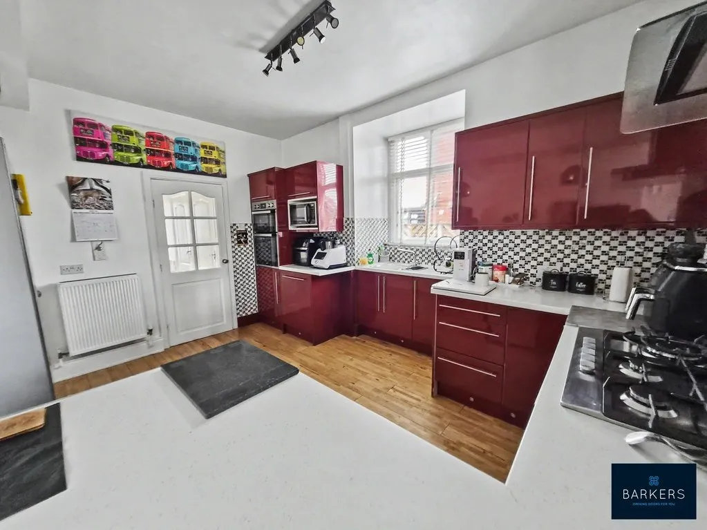 Leeds Road, Dewsbury WF12 7HQ, photo 7
