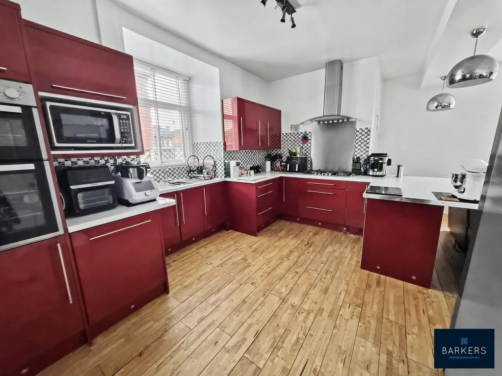 Leeds Road, Dewsbury WF12 7HQ, photo 6