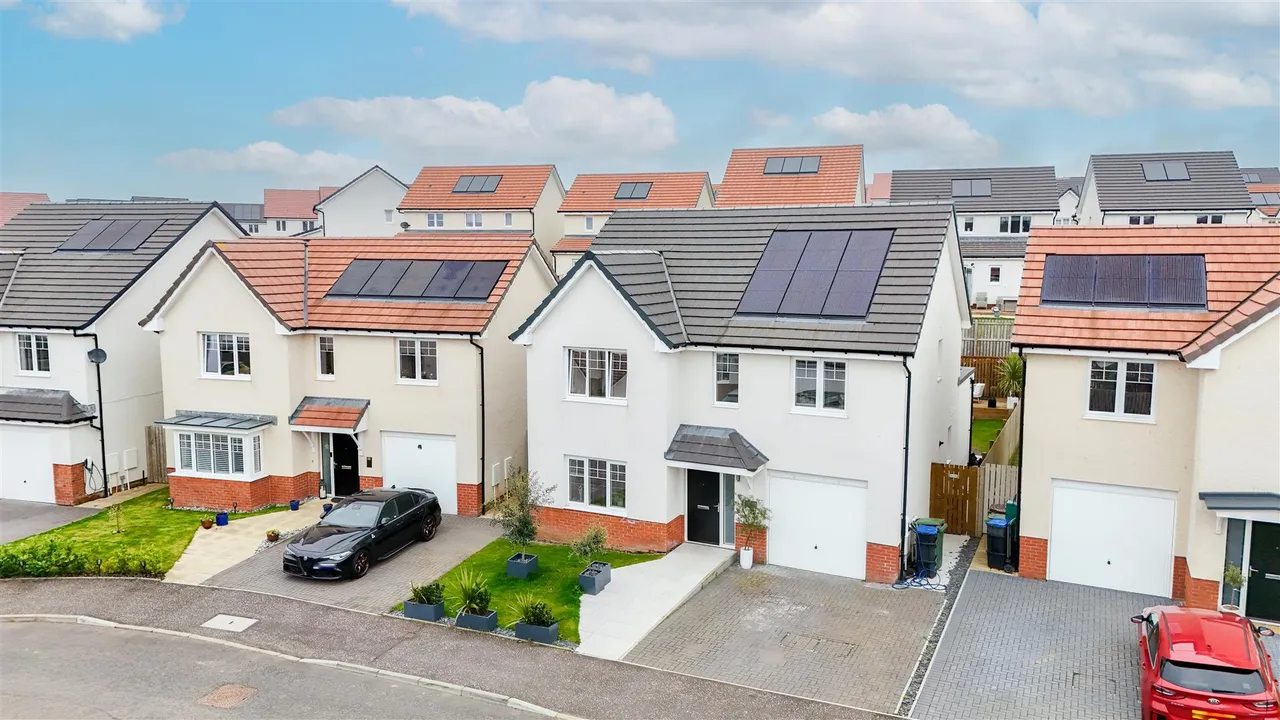 4 bed house for sale, Kiln Drive, Stewarton, KA3