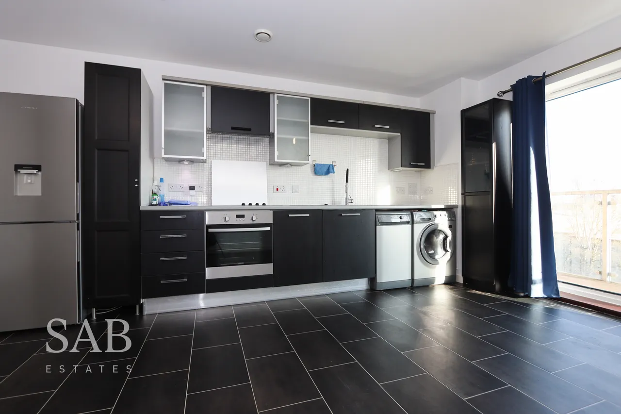Taywood Road, Northolt, UB5, photo 2