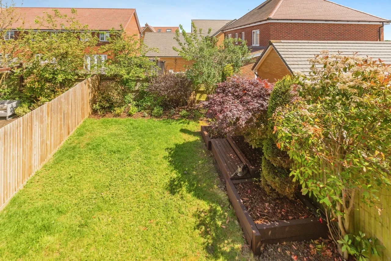 Bobby Road, Broughton, Aylesbury, Buckinghamshire, HP22, photo 12
