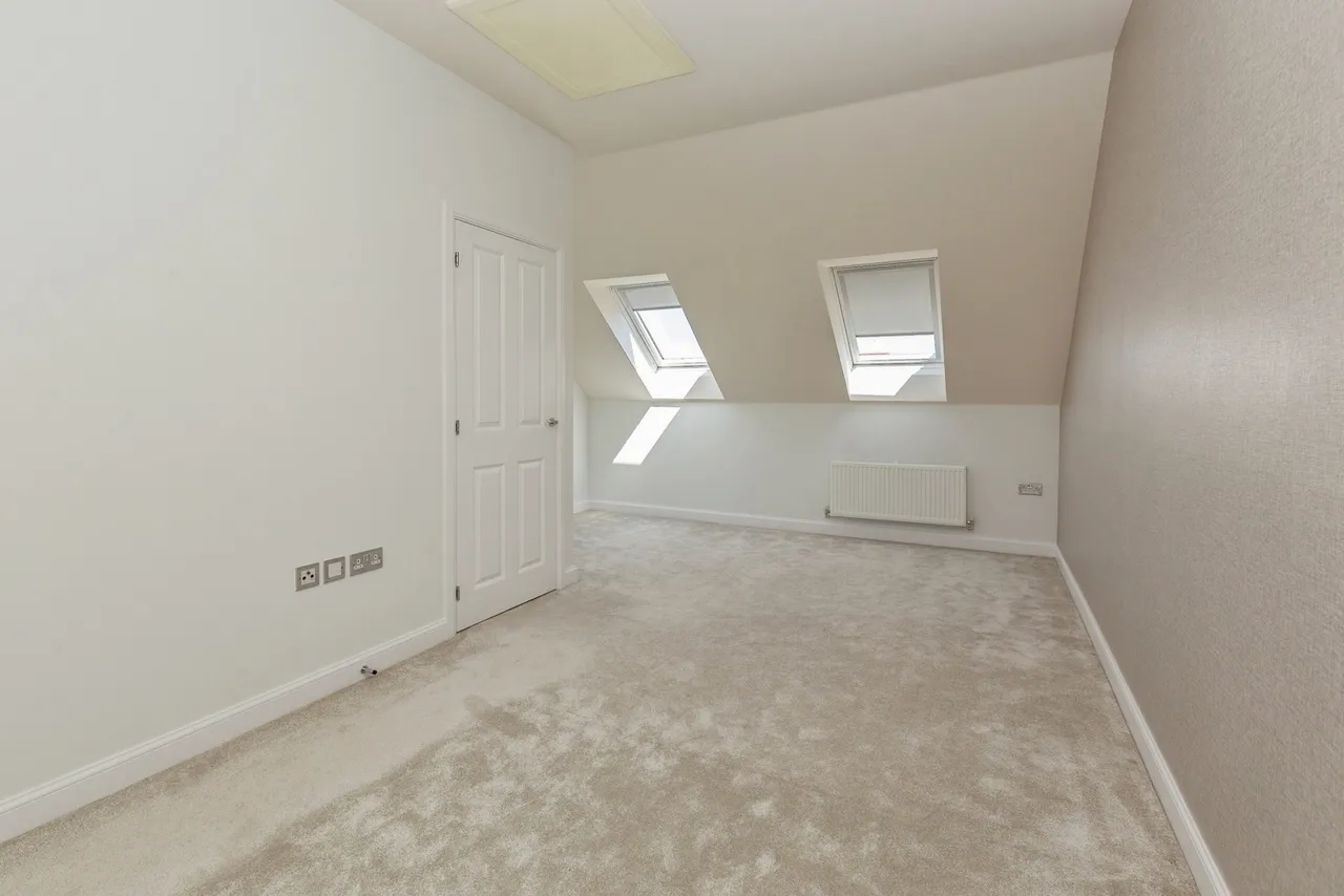 Bobby Road, Broughton, Aylesbury, Buckinghamshire, HP22, photo 14