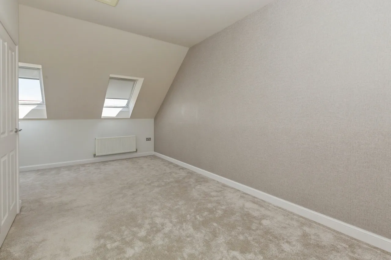 Bobby Road, Broughton, Aylesbury, Buckinghamshire, HP22, photo 13
