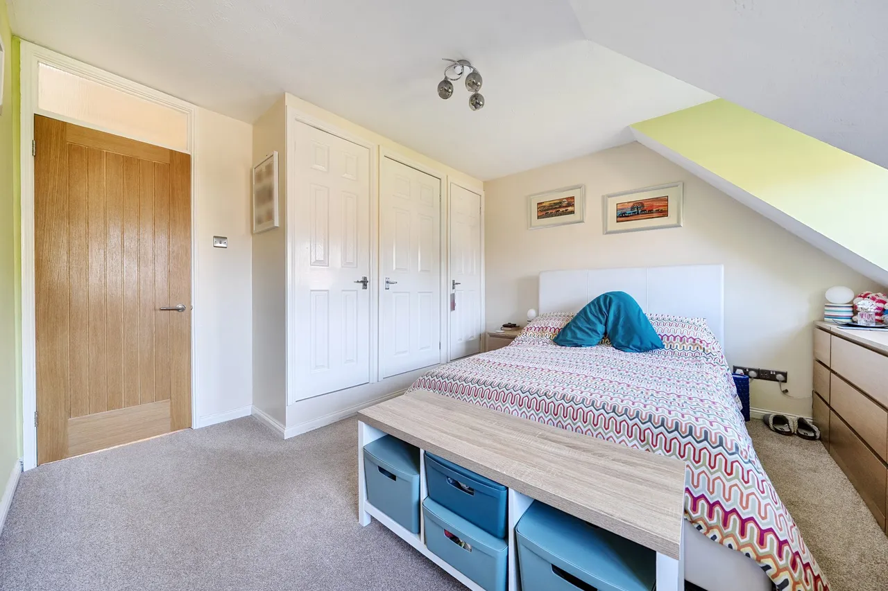 Angel Meadows, Odiham, Hook, RG29 1AR, photo 8