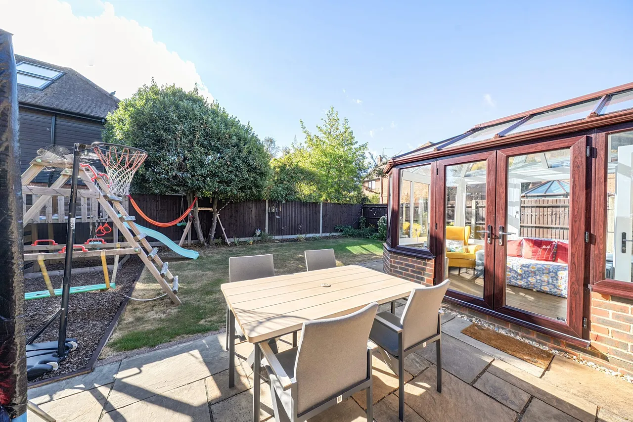 Angel Meadows, Odiham, Hook, RG29 1AR, photo 13