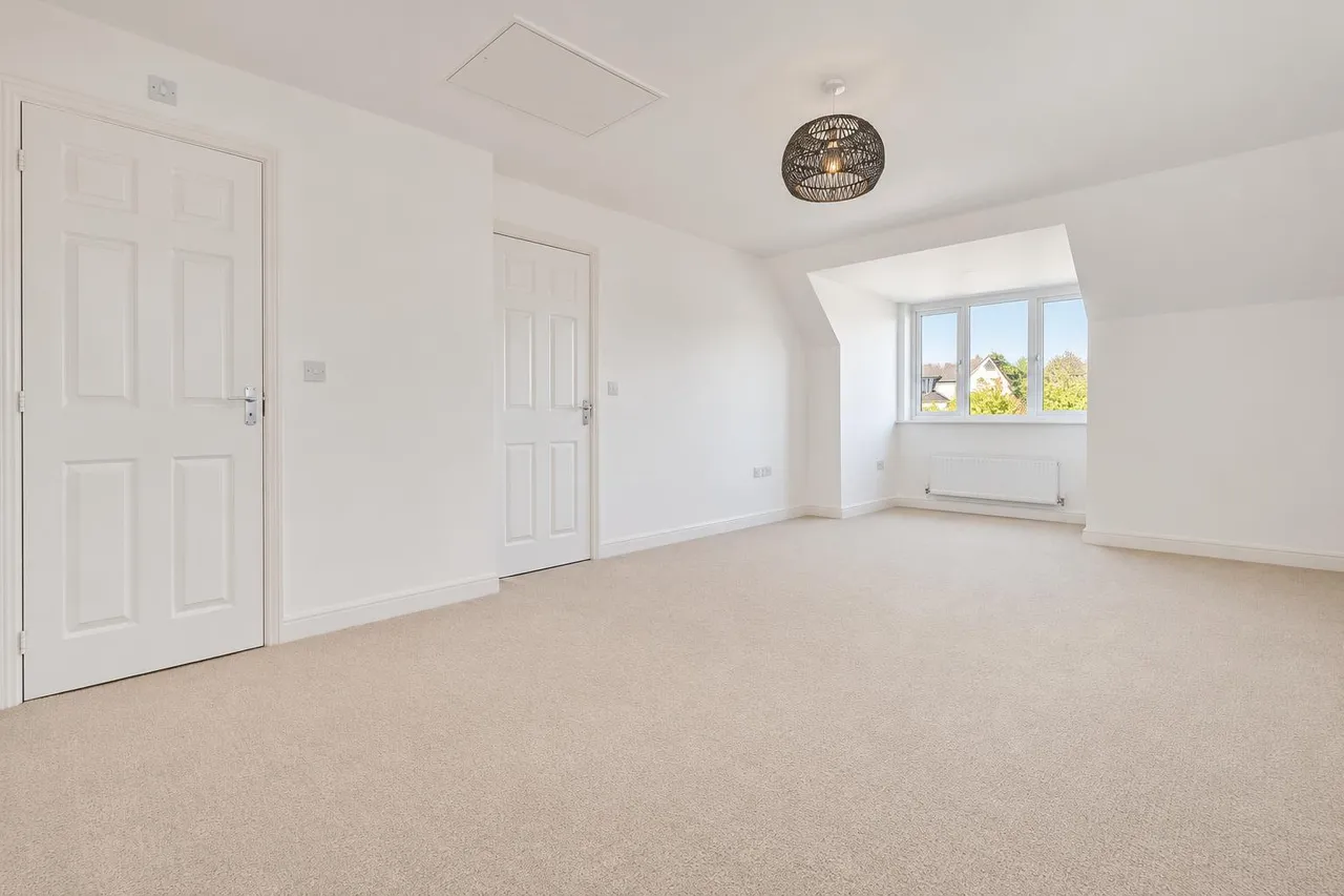 Fairwater Drive, Shepperton, TW17, photo 13