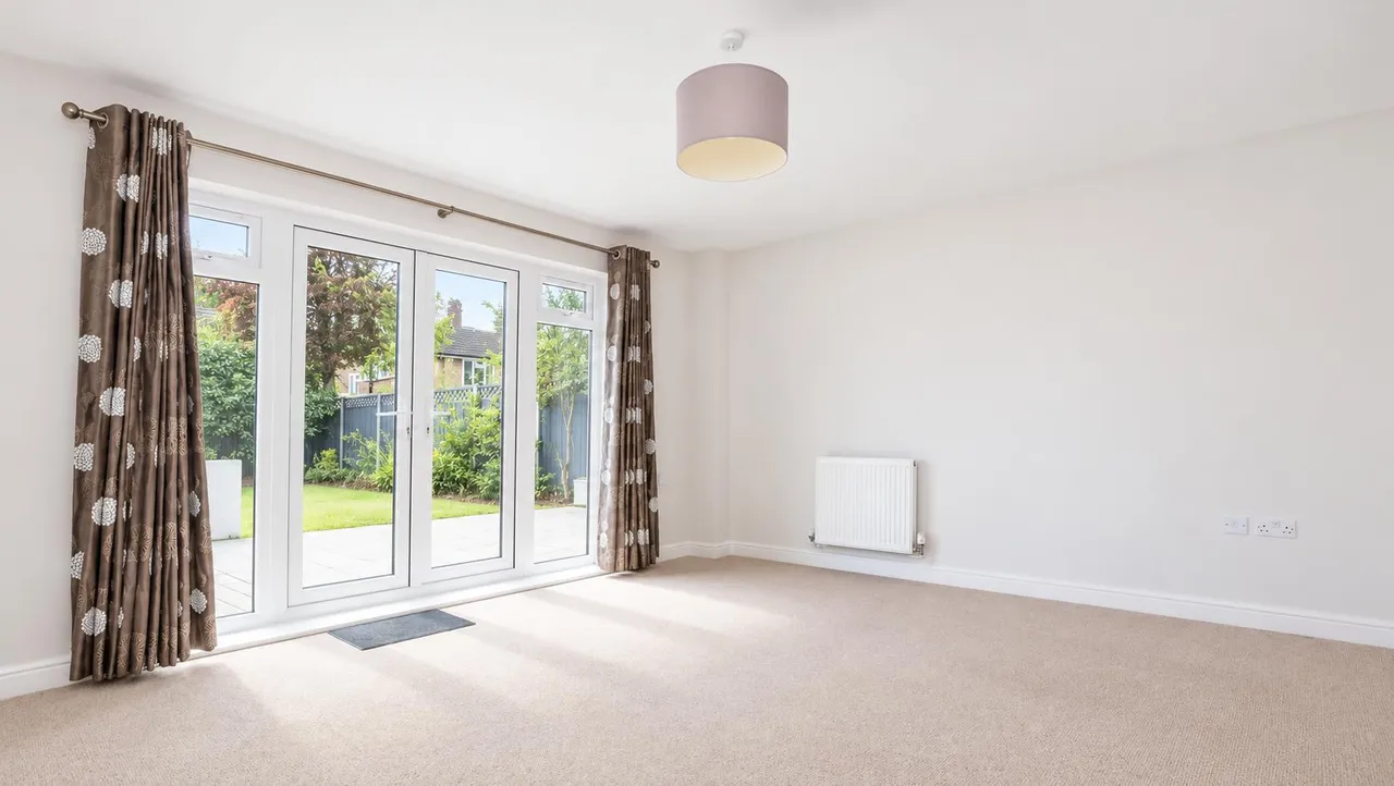 Fairwater Drive, Shepperton, TW17, photo 3