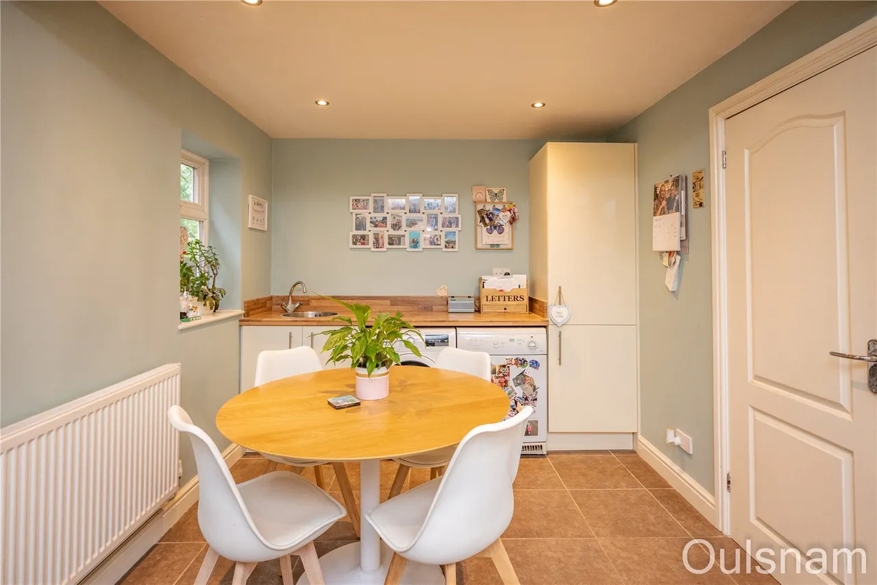 Manor Court Road, Bromsgrove, Worcestershire, B60 3NW, photo 12