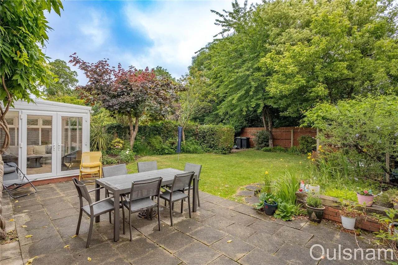 Manor Court Road, Bromsgrove, Worcestershire, B60 3NW, photo 2