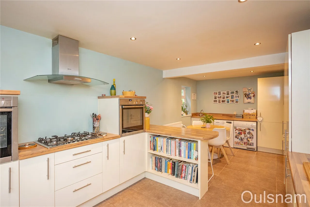 Manor Court Road, Bromsgrove, Worcestershire, B60 3NW, photo 11