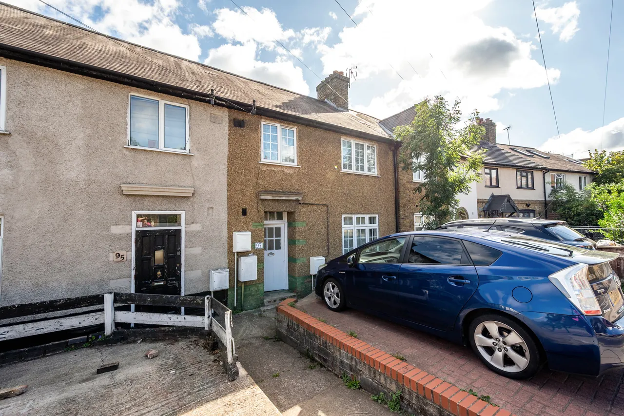 Flat First Floor, 97 Buckhold Road, London, photo 3