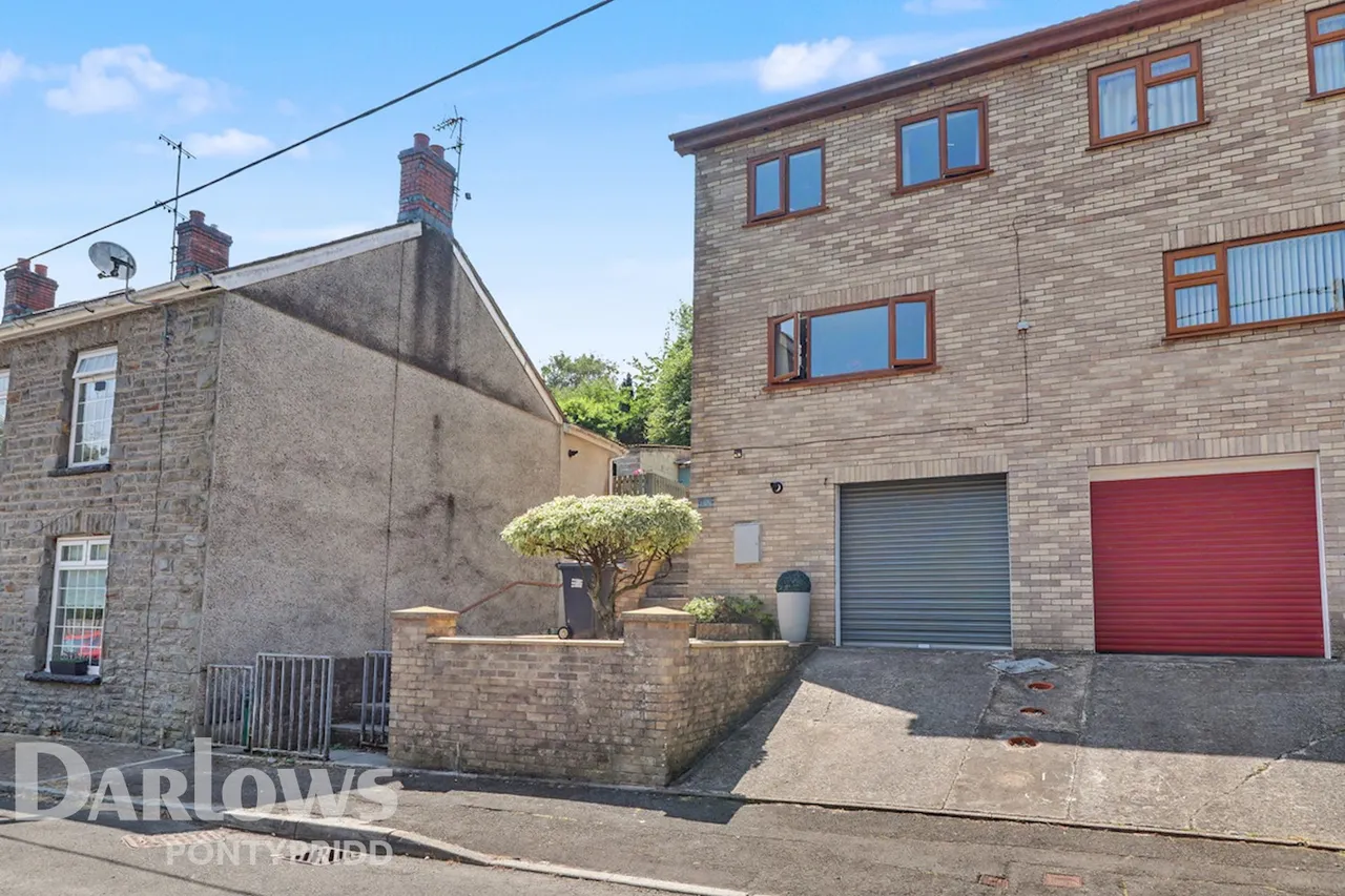 Other Street, Pontypridd, photo 27
