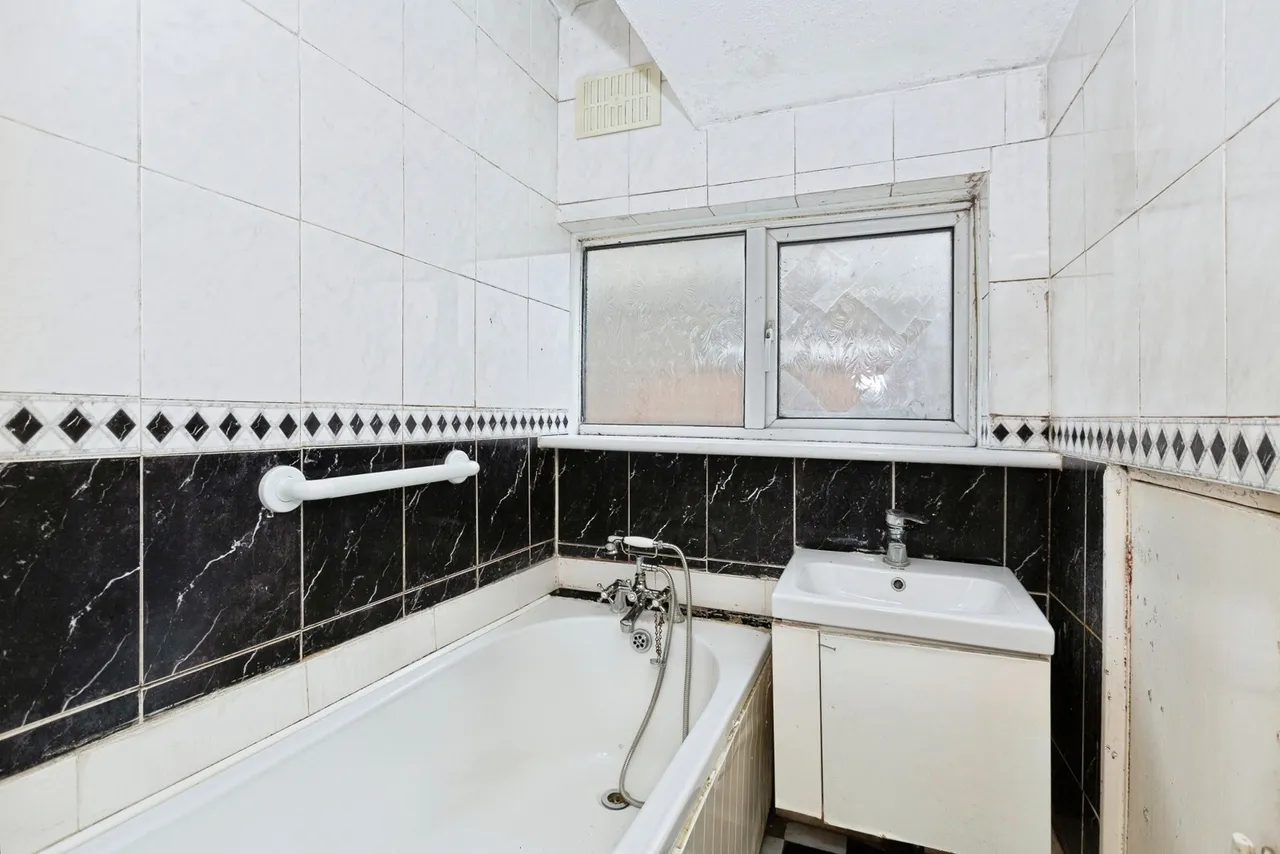 Julia Gardens, BARKING, Essex, IG11, photo 10